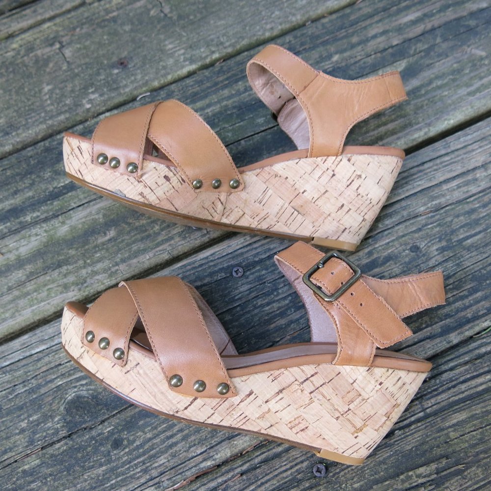 ALDO Tan Leather Platform Sandals size 7 - Picture 1 of 4